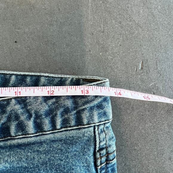 Vintage Y2K Mudd Low Rise Medium Wash Denim Blue Jean Short Women's Size 11/28 - Picture 4 of 6
